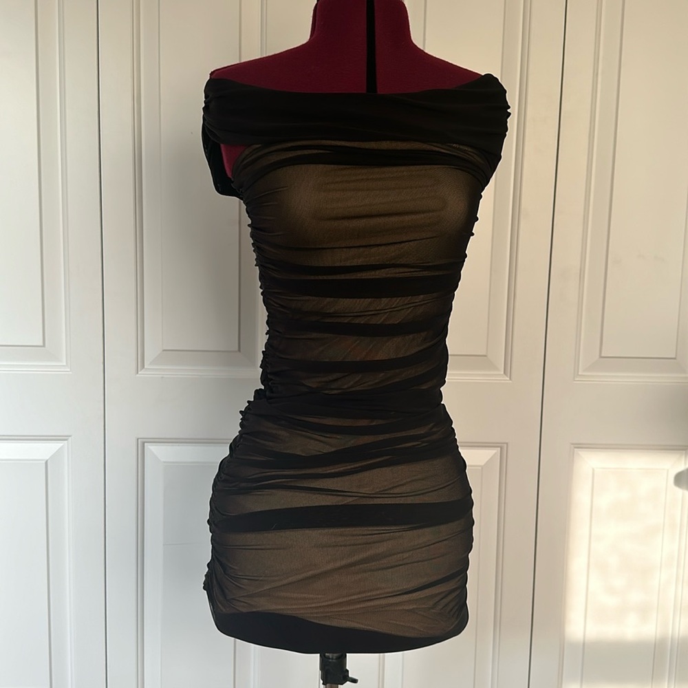 Off the shoulder ruched midi dress